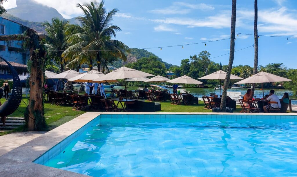 Piscina no Jet Barra