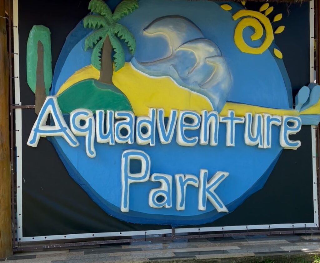 Entrada do Aquadventure Park
